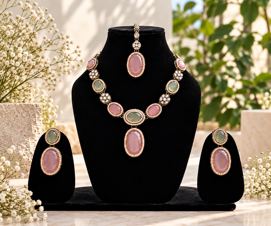 Mint and blush necklace with mangtika and earrings